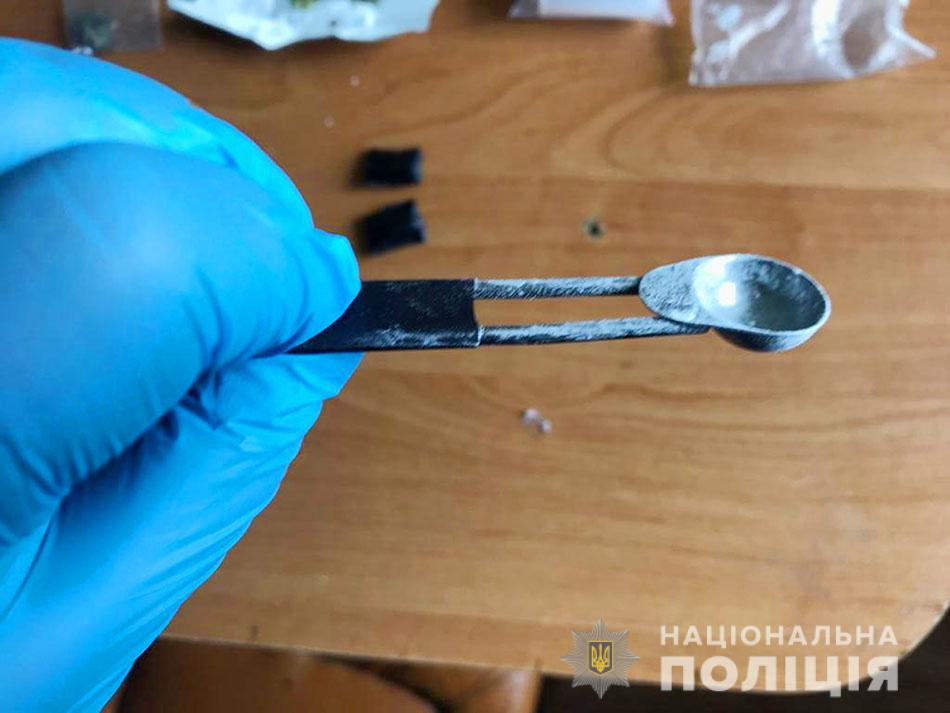 Поліція Черкаської області припинила діяльність Інтернет-магазину з продажу наркотиків  