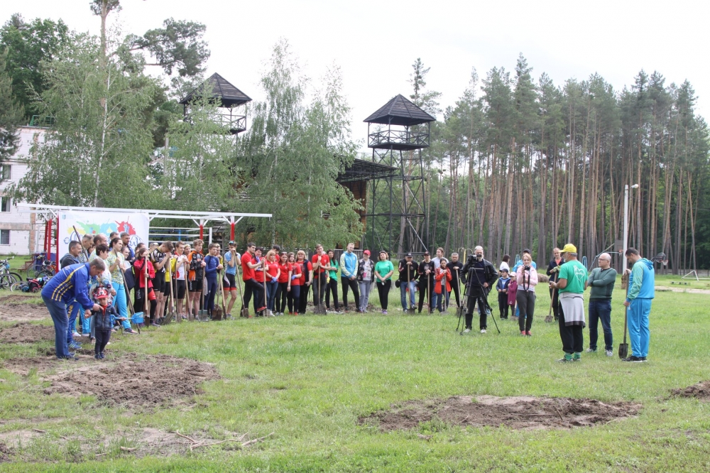 Черкаські спортсмени висадили 120 дерев під час «Олімпійської толоки»