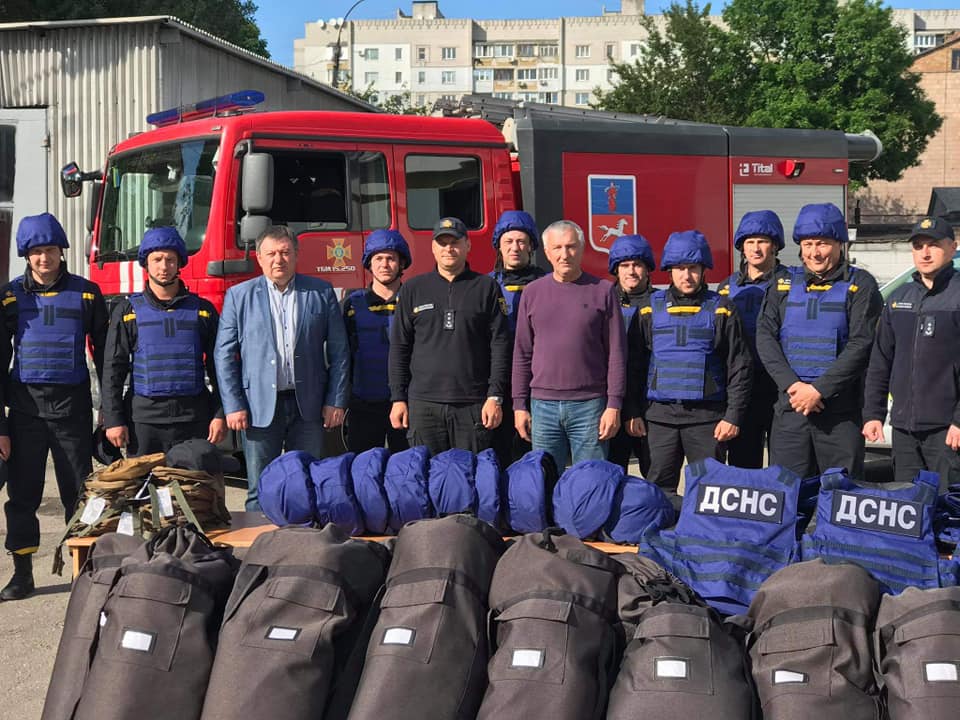 Депутати Черкаської міської ради передали допомогу рятувальникам