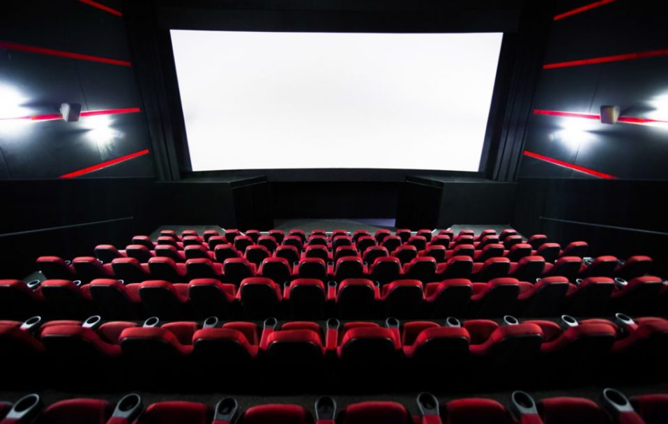 Уряд заборонив відкривати кінотеатри