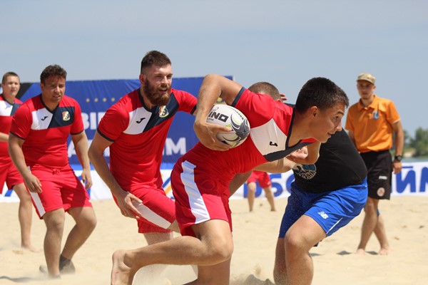 У Черкасах пройшов всеукраїнський турнір з пляжного регбі