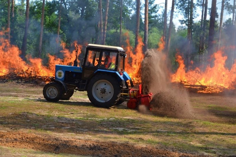 У Дахнівському лісництві тренувалися гасити пожежі
