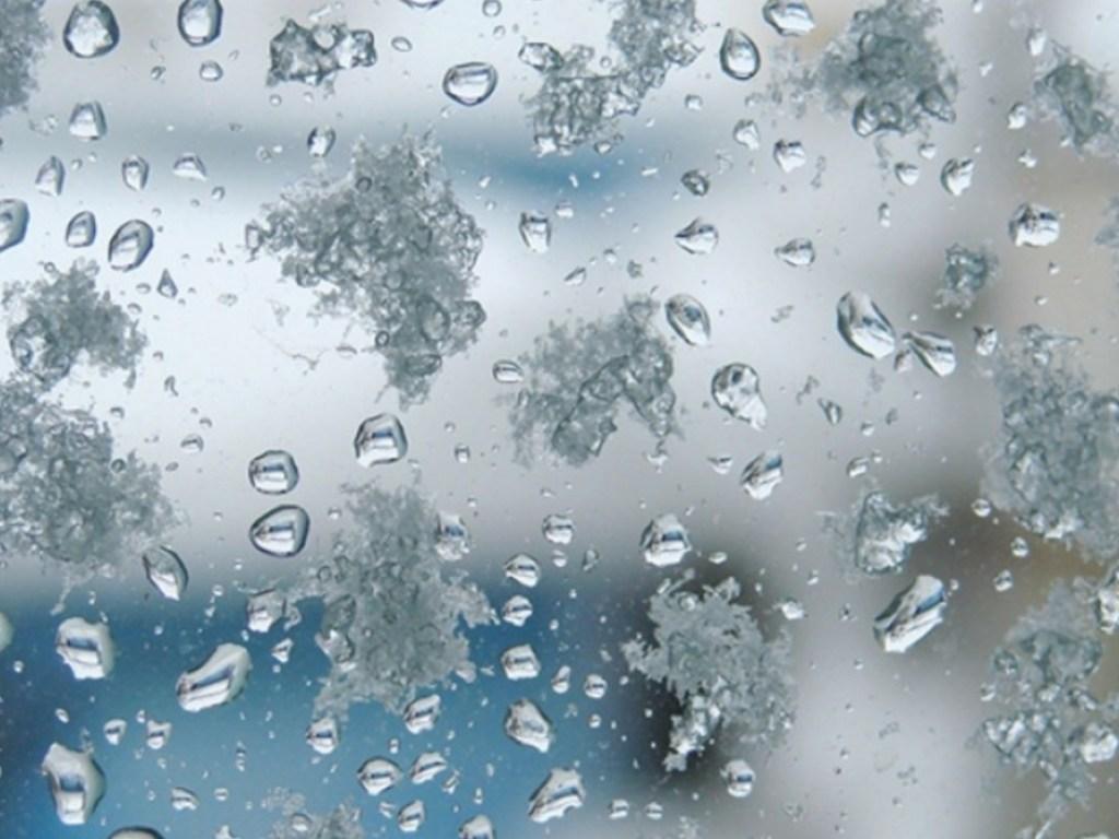 Мокрий сніг та ожеледиця: погода на Черкащині