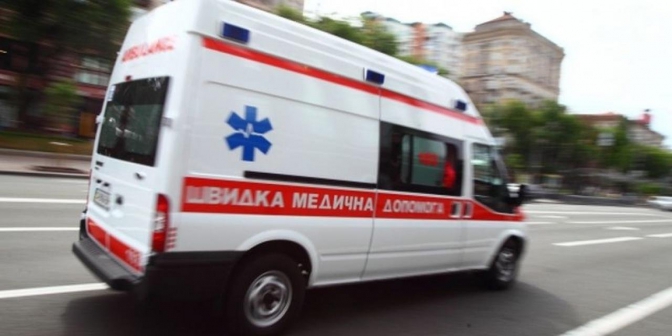 Медики на Черкащині прийняли пологи на узбіччі траси