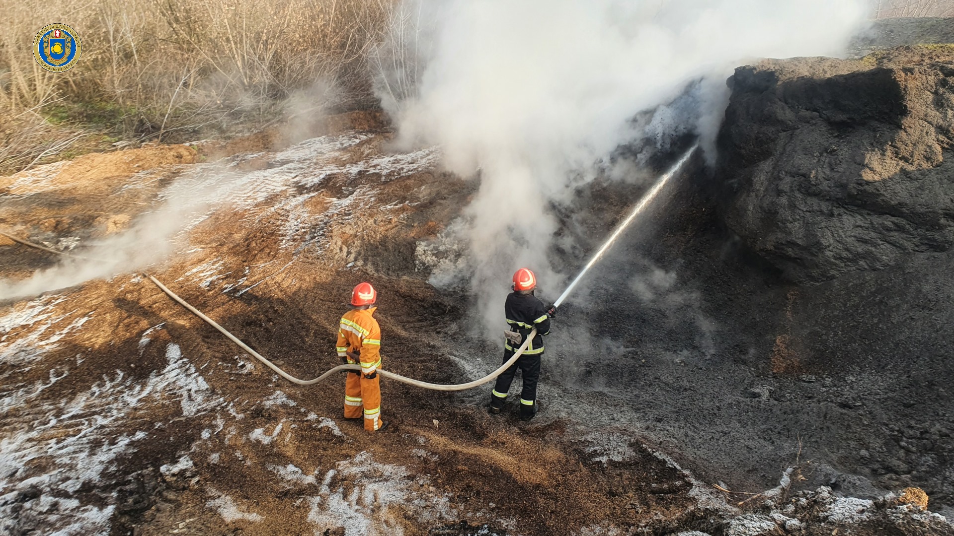 На Черкащині приборкали пожежу на території приватного підприємства (ФОТО) (ВІДЕО)