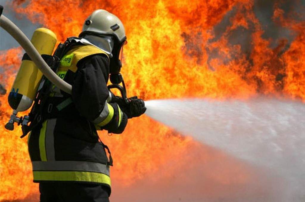 На Черкащині рятувальники врятували трьох людей під час пожежі (ВІДЕО)