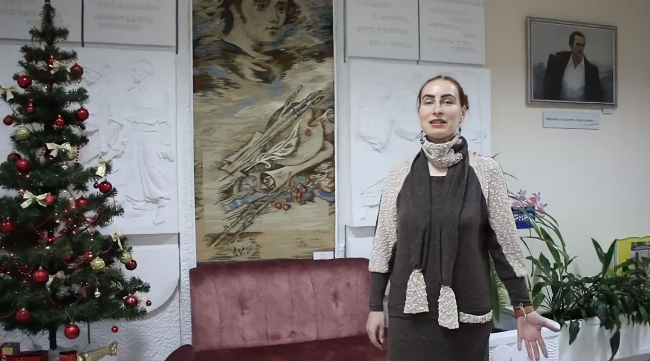 Працівники черкаської бібліотеки заохочують до читання Симоненкової поезії (ВІДЕО)