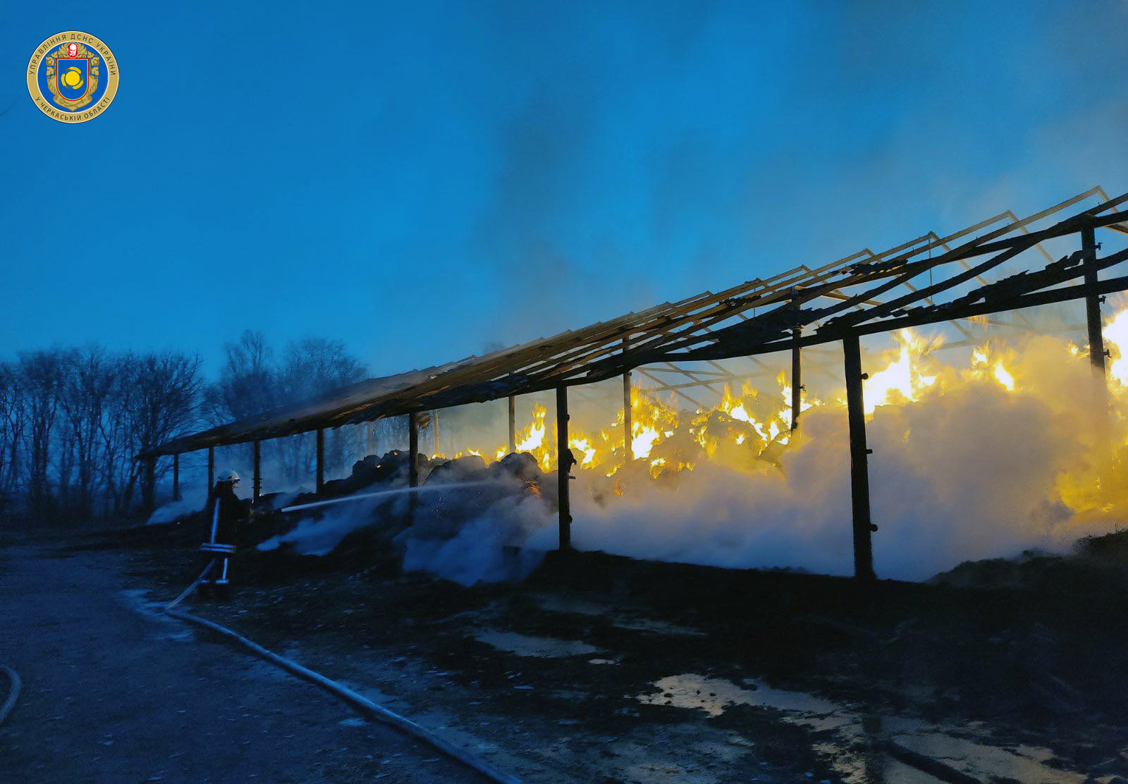 На Черкащині внаслідок займання згоріло 90 тонн соломи