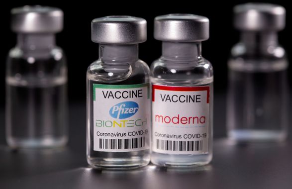 В Україні комбінуватимуть вакцини Moderna та Pfizer