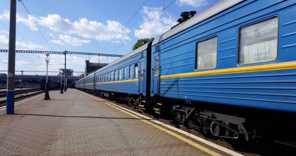 Наступного тижня від станції Шевченка відмінять рух деяких потягів