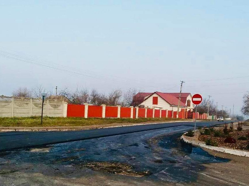 У Черкаському районі ремонтують відрізок дороги