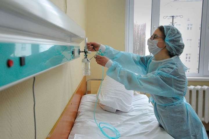 Майже 9 тисяч черкащан лікуються від коронавірусу