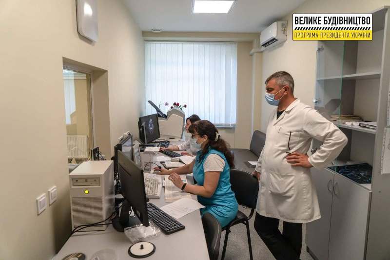 Сучасні томографи встановили в лікарнях області