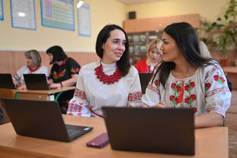 Понад 130 шкіл Черкащини отримають ноутбуки для вчителів