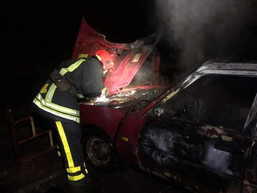 На Уманщині рятувальники ліквідували пожежу автівки