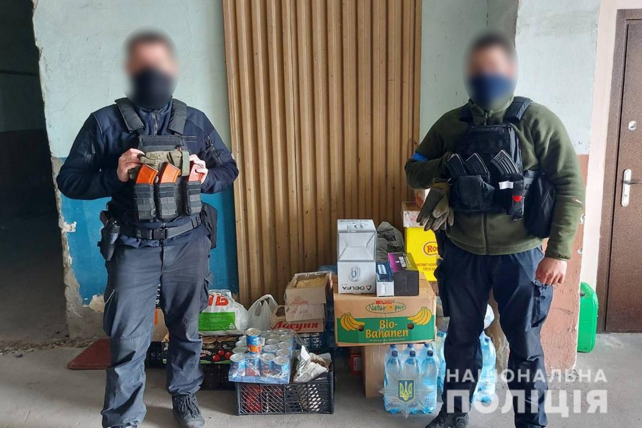 Волонтери передали допомогу черкаським поліцейським у зоні бойових дій