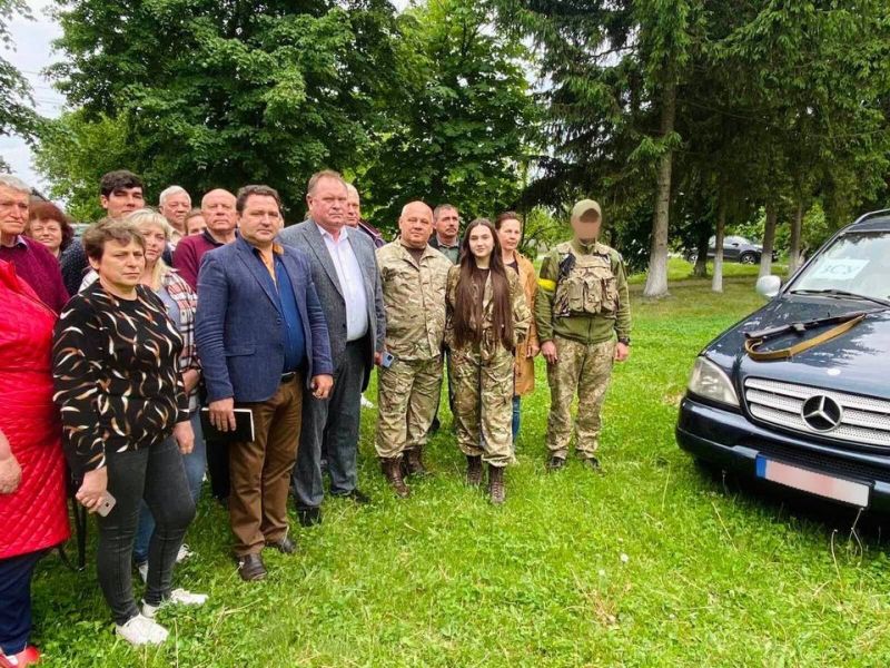 Громада на Звенигородщині придбала авто для військових