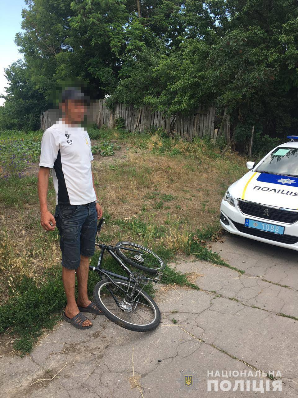 Звенигородець украв велосипед, який стояв біля магазину  