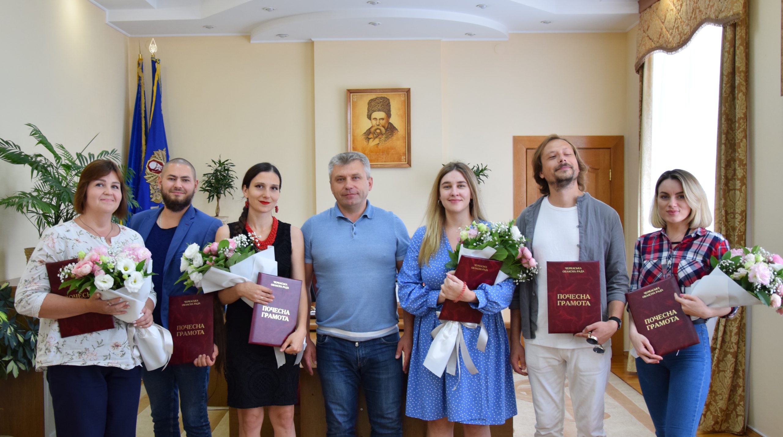 Черкаських активістів та волонтерів відзначили з нагоди Дня молоді