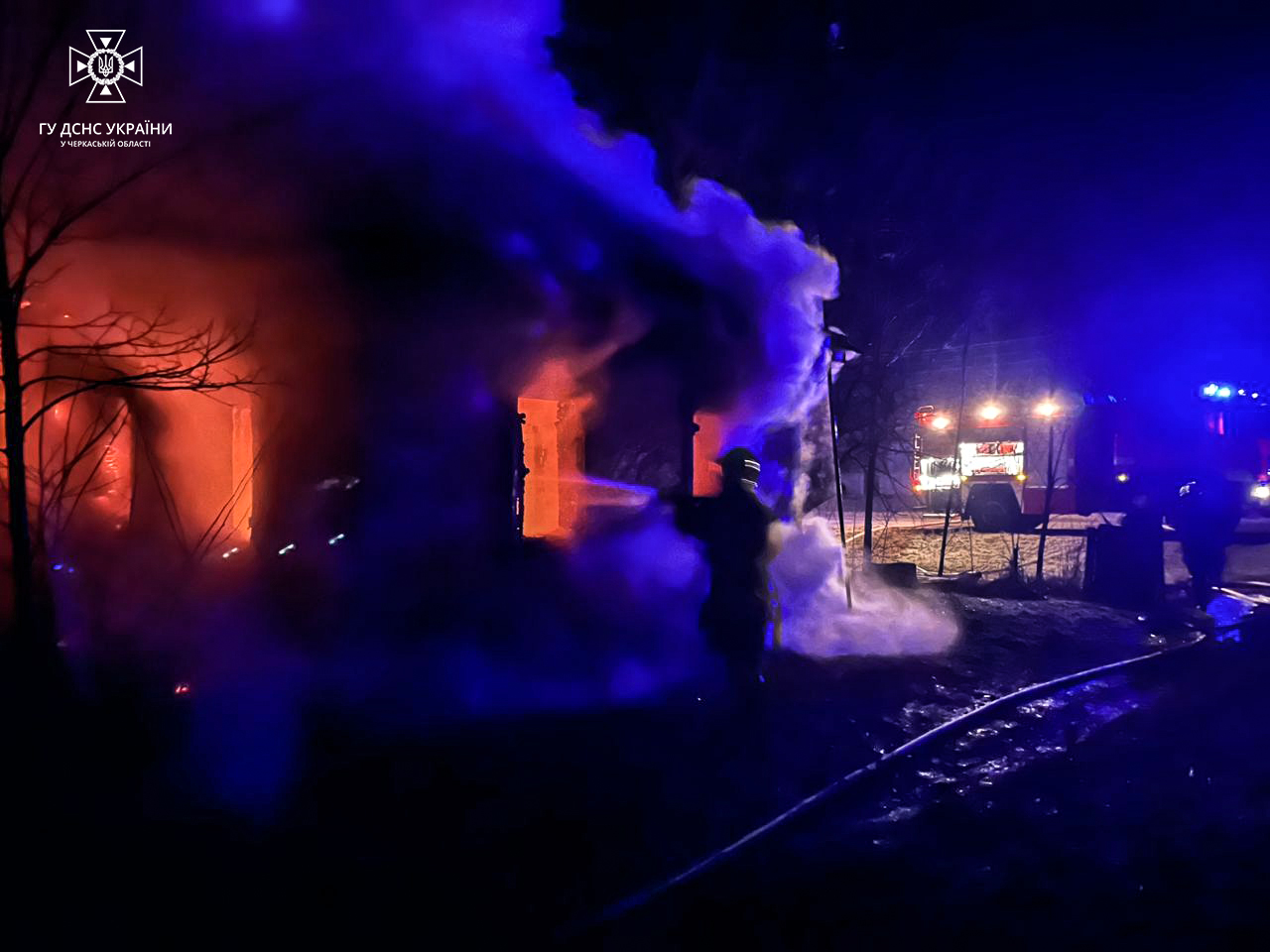 На Золотоніщині рятувальники гасили дві пожежі будинків