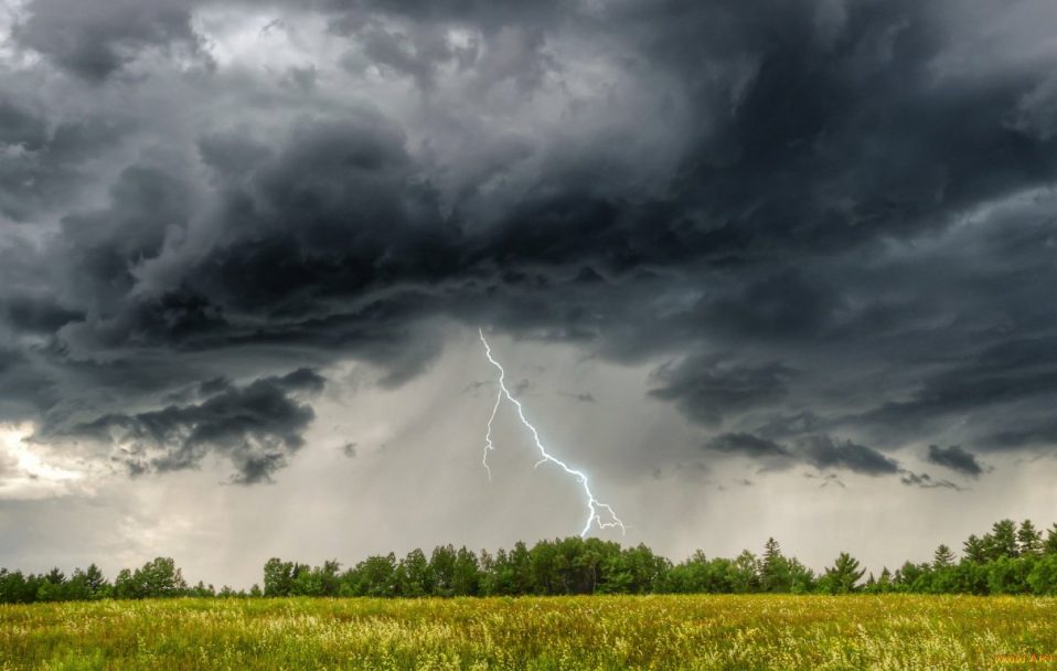Дощі з грозами: прогноз погоди на Черкащині в неділю