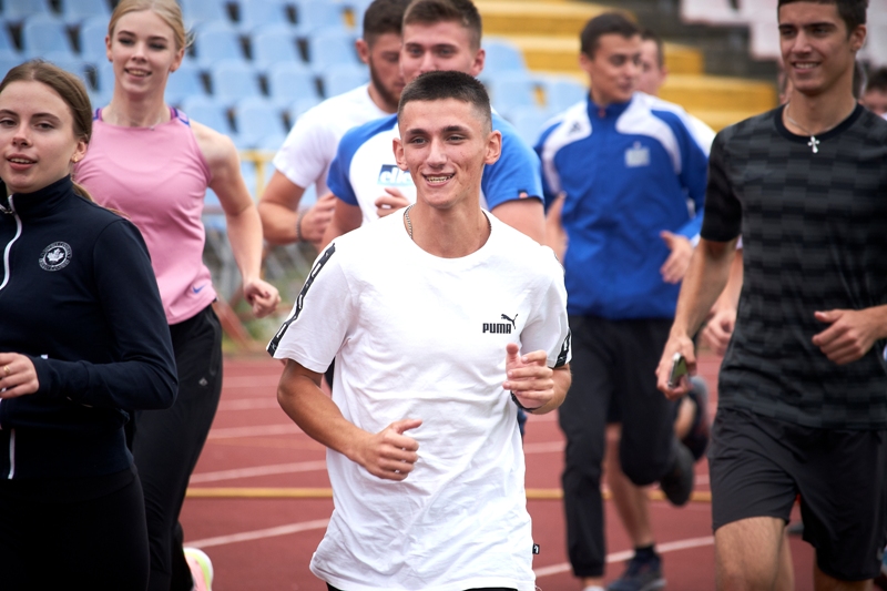 Черкаські студенти відзначили забігом Міжнародний день студентського спорту