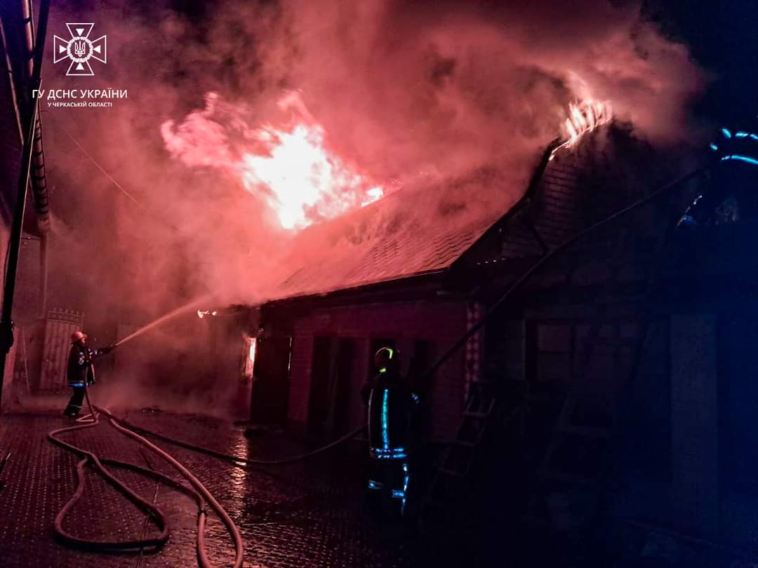 Три пожежі господарчих споруд сталися на Черкащині на вихідних