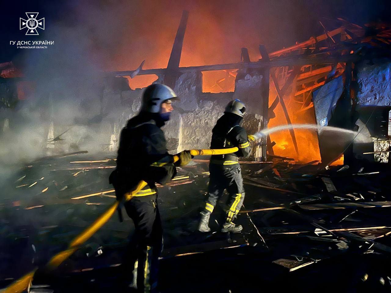 Понад 50 рятувальників залучалися до гасіння пожежі в Умані