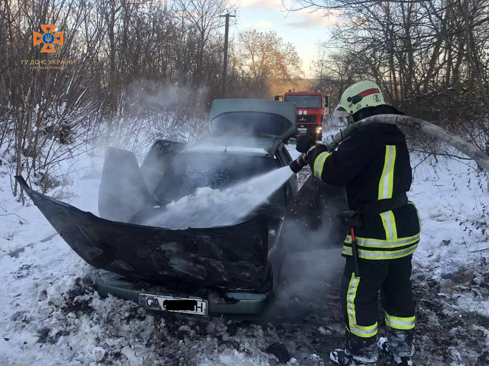На Звенигородщині під час стоянки загорівся автомобіль