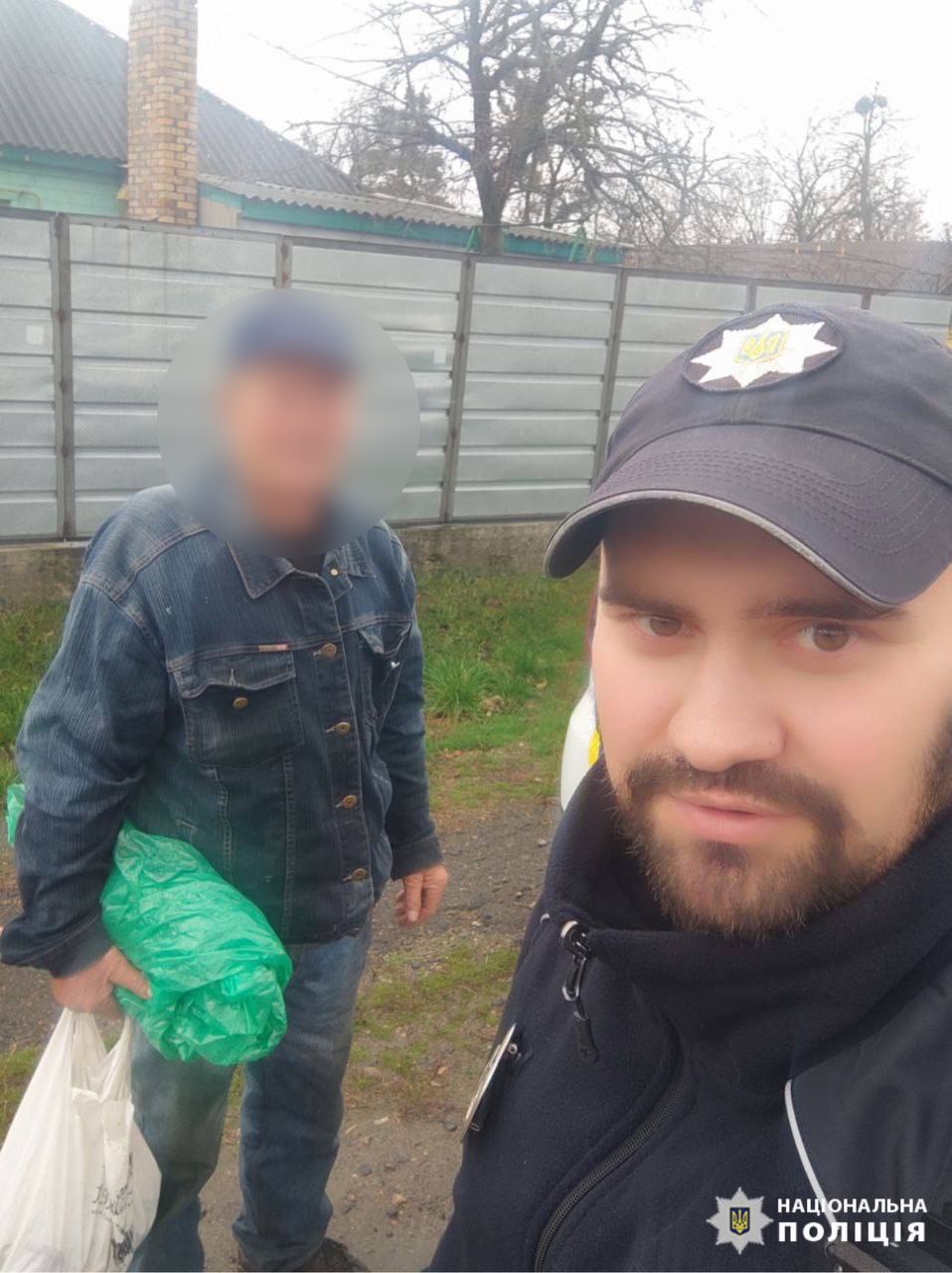 Пішов до лісу по гриби: черкаські поліцейські знайшли пенсіонера