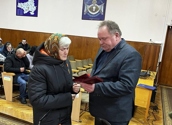 Родинам загиблих захисників та військовим зі Звенигородщини вручили нагороди