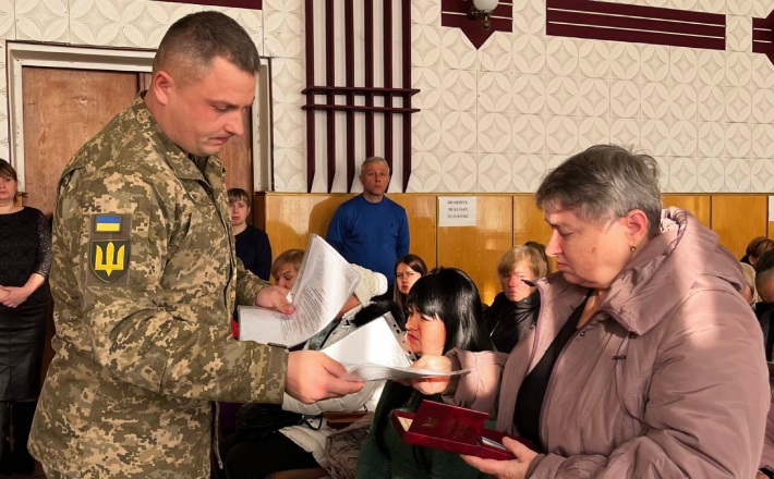 Захисники та родини загиблих воїнів на Черкащині отримали державні нагороди