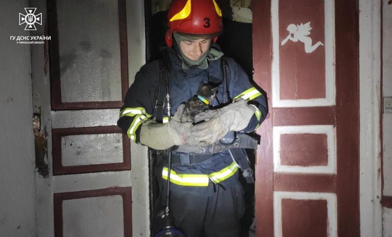 Під час пожежі будинку на Звенигородщині ніхто не постраждав