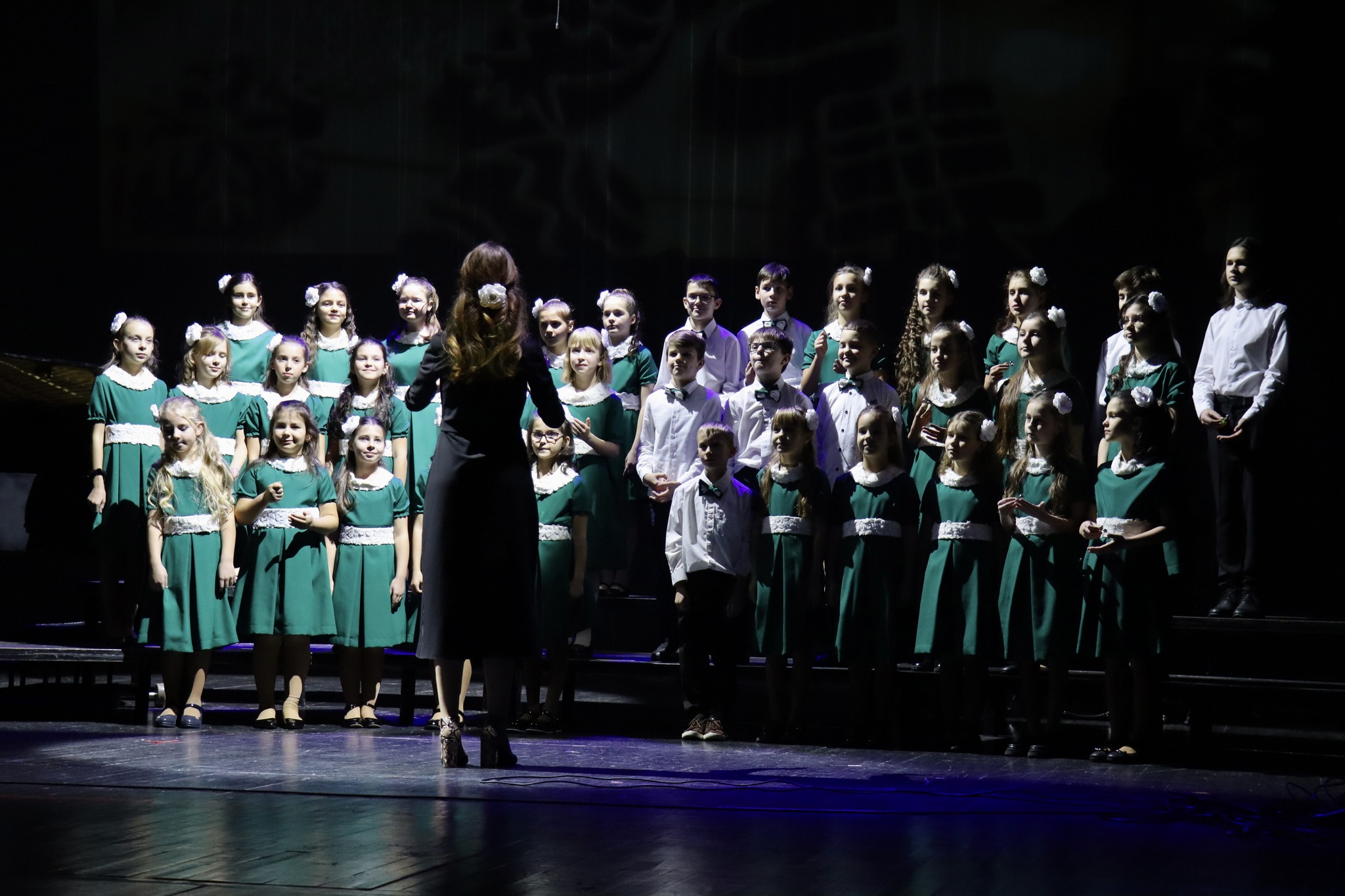 «В очікуванні Різдва»: вихованці музичної школи з Черкас подарували глядачам святковий концерт