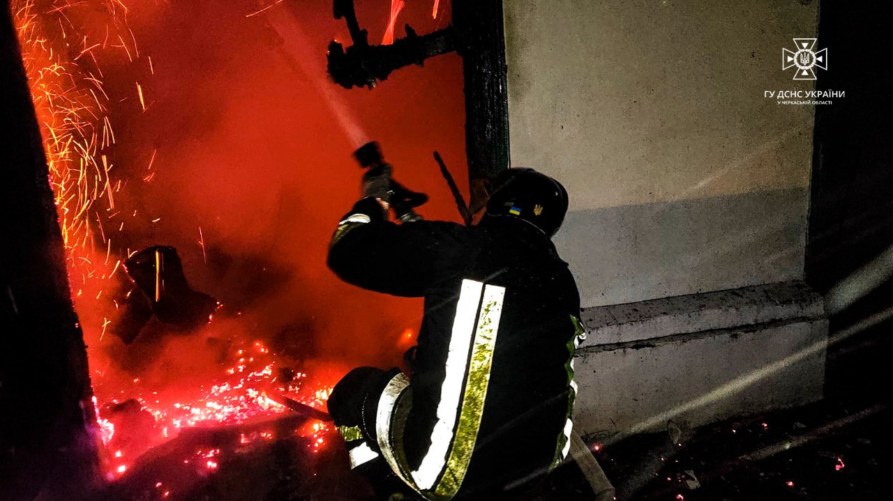 За добу рятувальники загасили 4 пожежі в Черкаській області