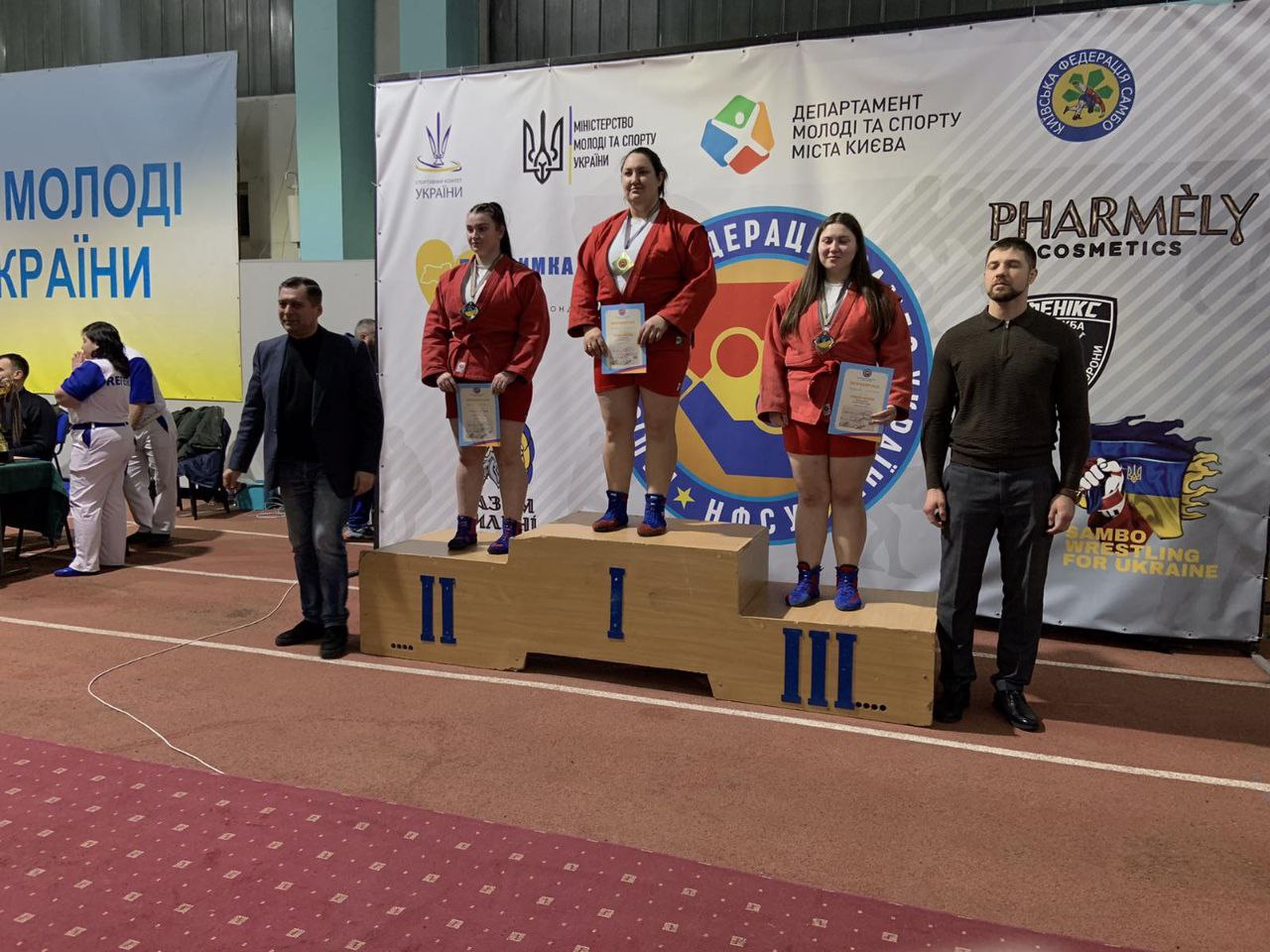 Черкаські спортсмени − із нагородами турніру та чемпіонату України