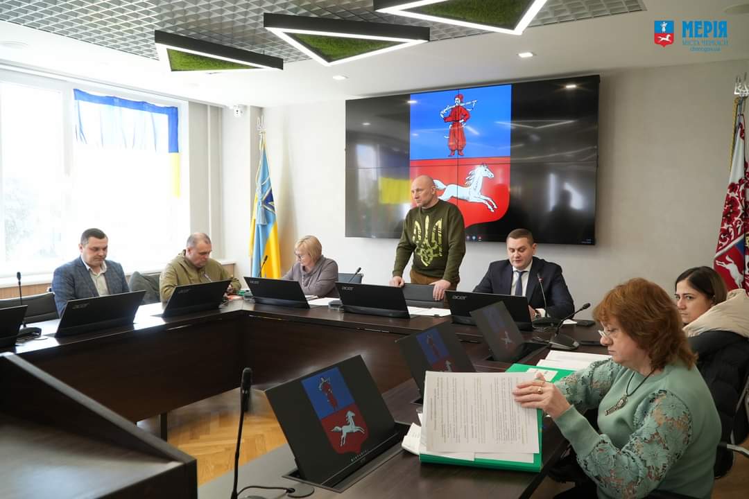 Черкаські депутати перерозподілили 49 млн грн на програми підтримки ЗСУ і ТрО