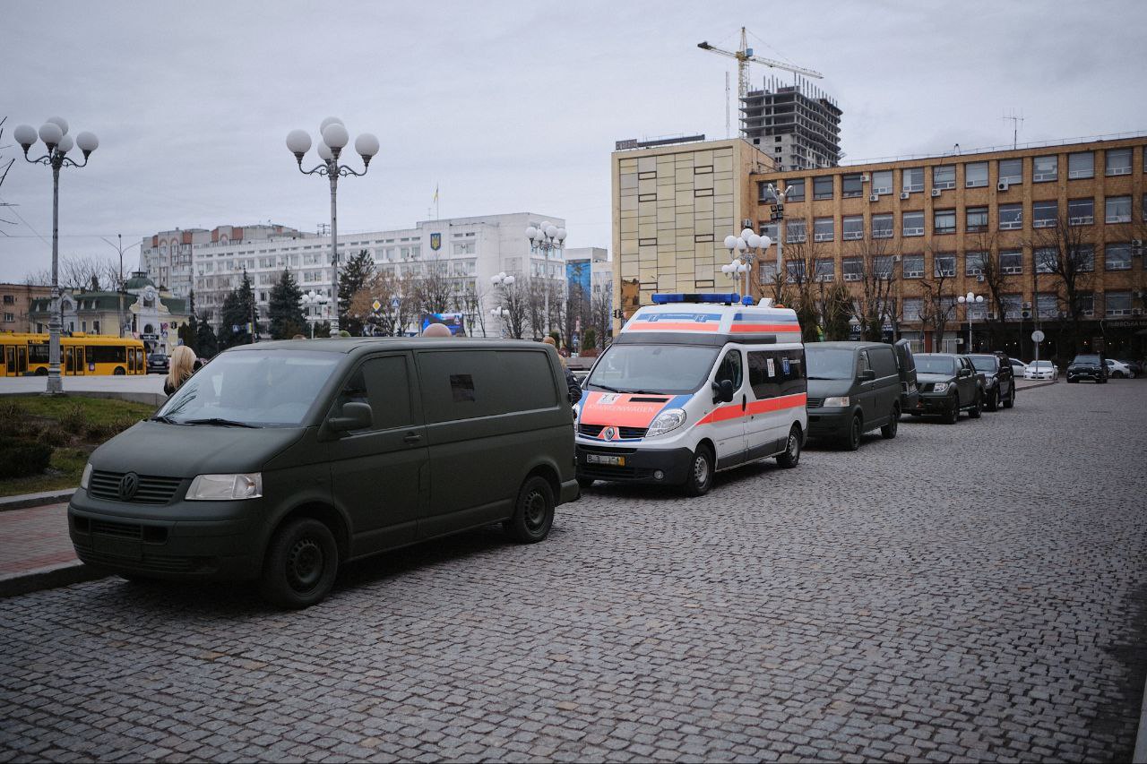 Військовим із Черкащини передали шість автівок 