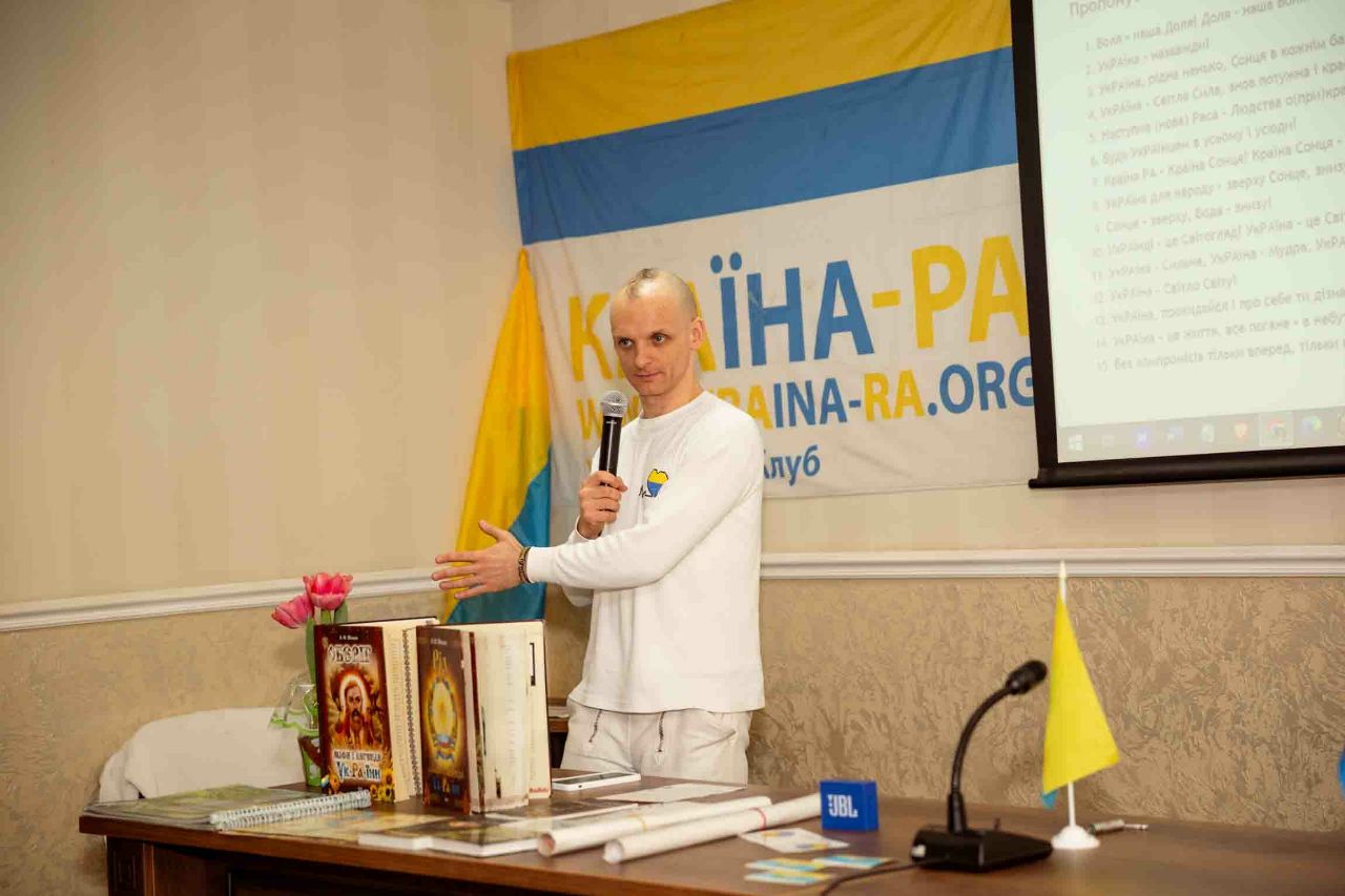 Микола Лукашов: «Ми є Українська спільнота, спалах, іскра, освітнє поле, паросток, початок, еволюційне середовище…»