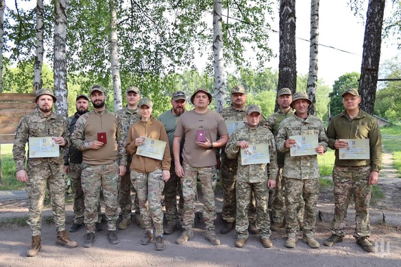 Черкаських захисників нагородили відзнаками міністра оборони