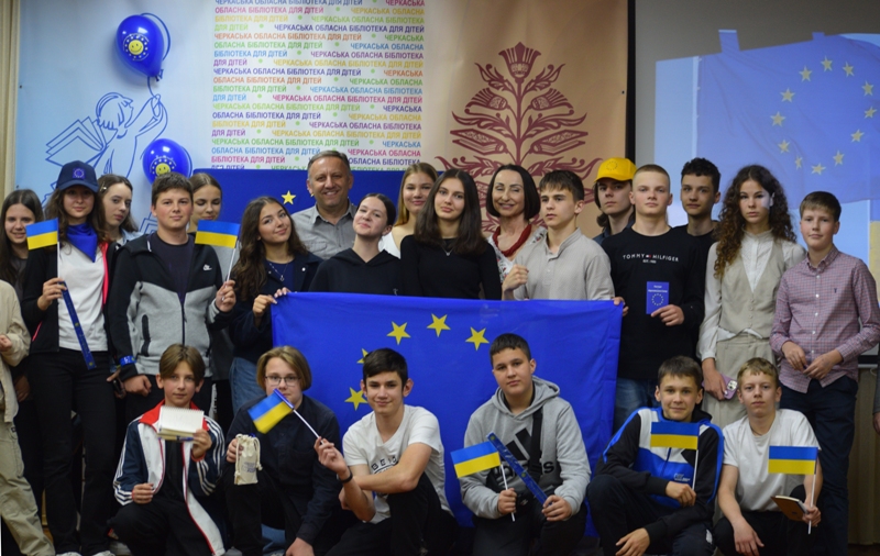 Черкаські школярі долучилися до відзначення Дня Європи
