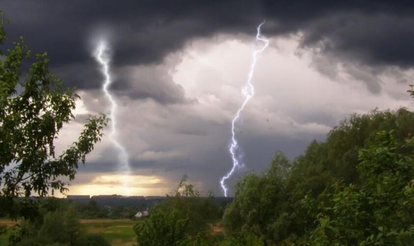 Цього тижня в Черкаській області прогнозують грозові дощі, зливи, шквали й град