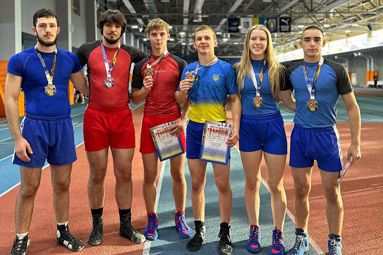 Черкаські самбісти вибороли «золото» та «срібло» Чемпіонату України