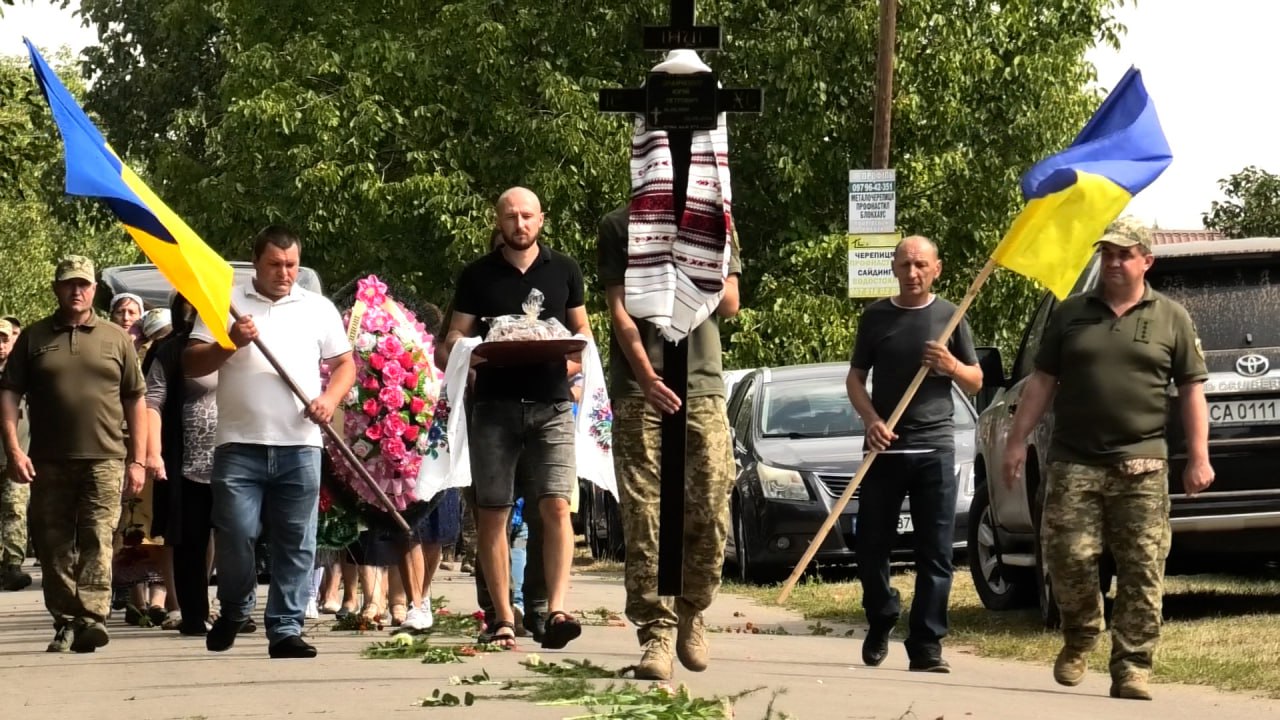 Паланська громада попрощалася із захисником