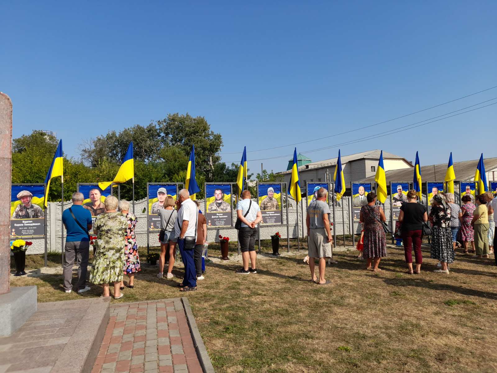 У селах Червонослобідської громади відкрили Алеї Героїв