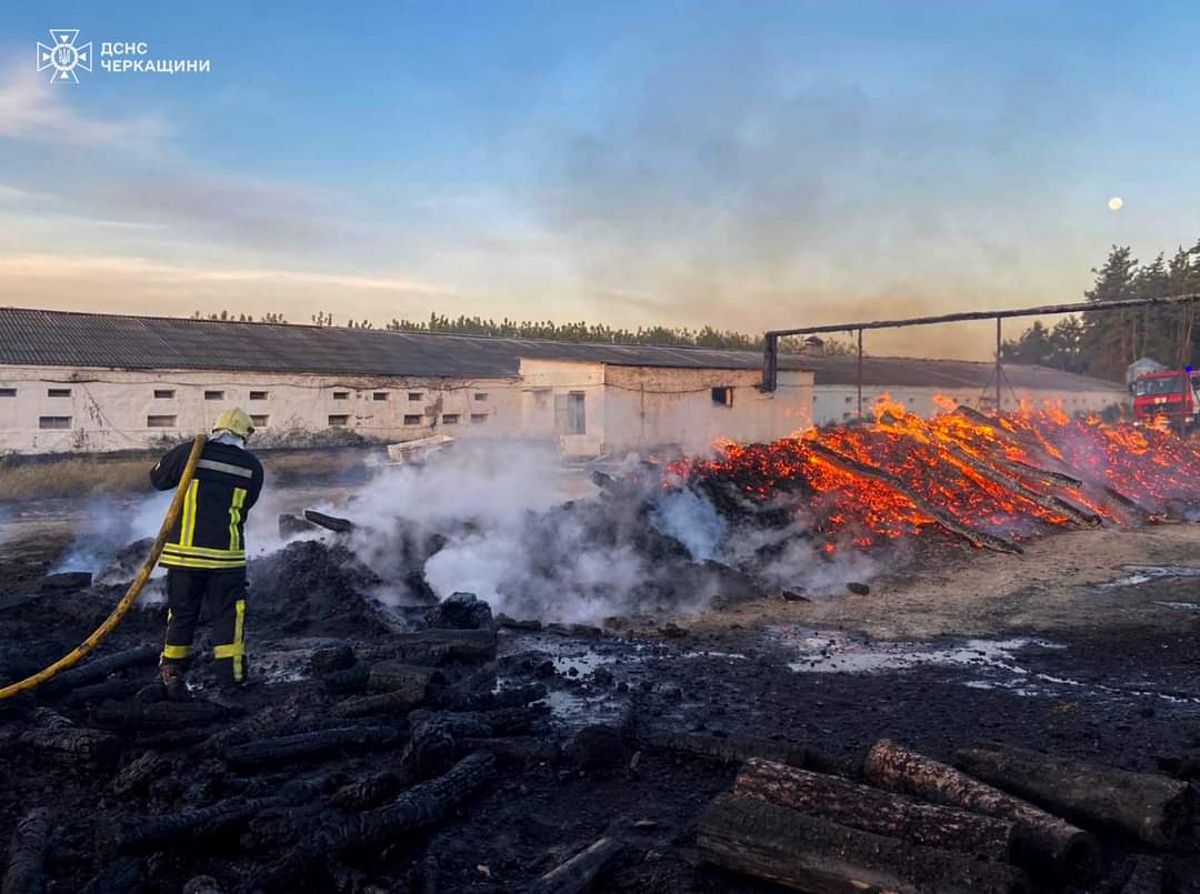 На Золотоніщині вогонь знищив 80 кубометрів дров